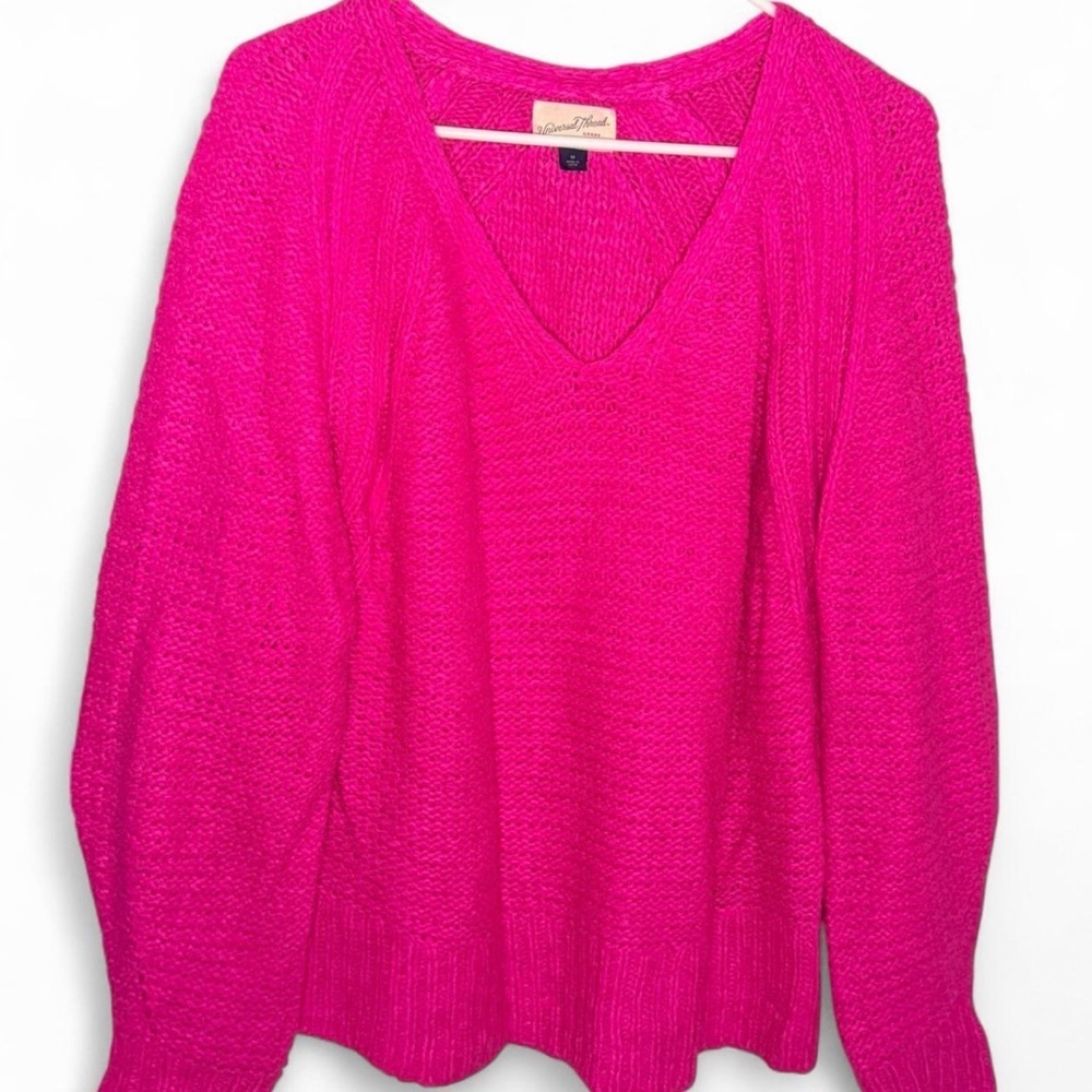 Universal Thread Vibrant Pink V-Neck Sweater